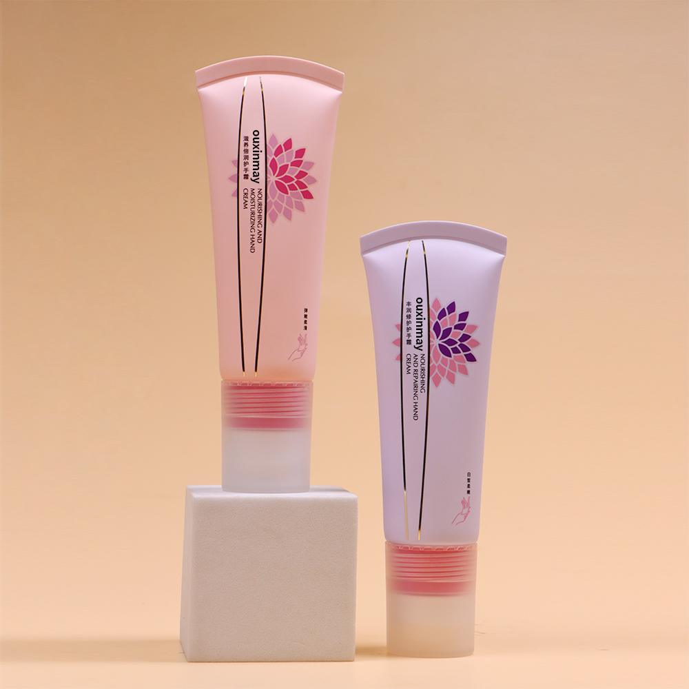 Liquid Blusher Tube With Soft Silicone Applicator