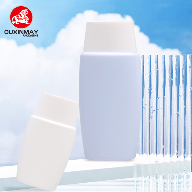 Portable Oval Sunscreen/BB Cream Plastic Bottle  with Pointed Tip